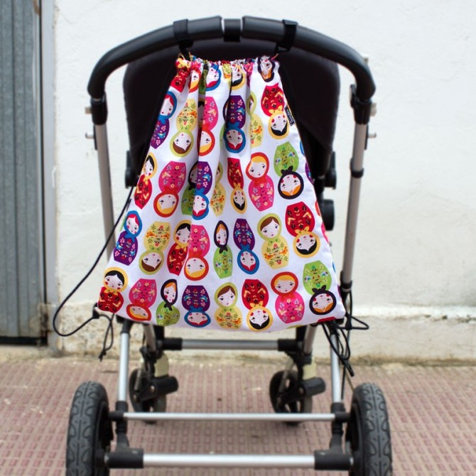 Mochila para carrito bebe estampado matrioskas